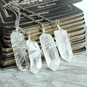 Clear Quartz Crystal Point Pendulum, Dowsing Pendulum, Healing Quartz Pendulum